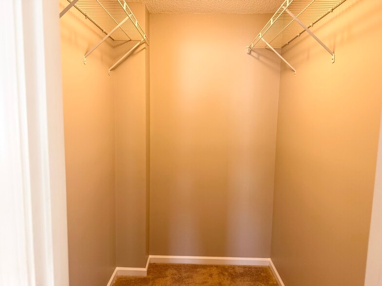 Building Photo - 4442 Snowcrest Ln