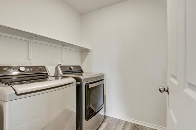 Building Photo - 449 Stone Water Ln