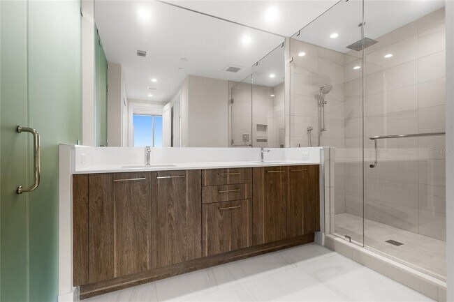 Building Photo - 275 1st Ave S