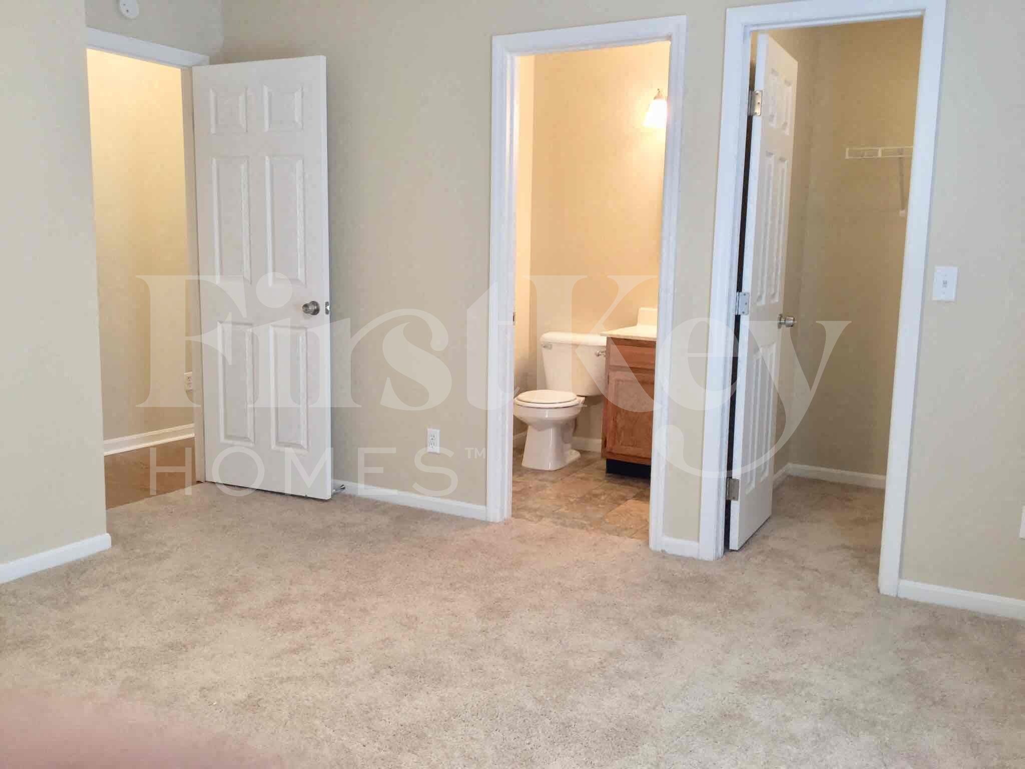 Building Photo - 687 Bobolink Ct