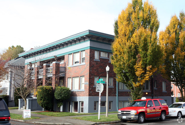 Primary Photo - Klee Apts