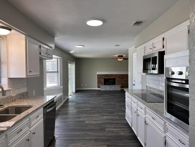 Building Photo - 503 Egret Ln