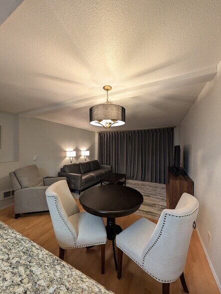 Building Photo - 6970 California Ave SW