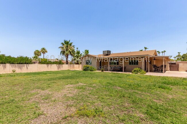 Building Photo - 26002 S La Cite Dr