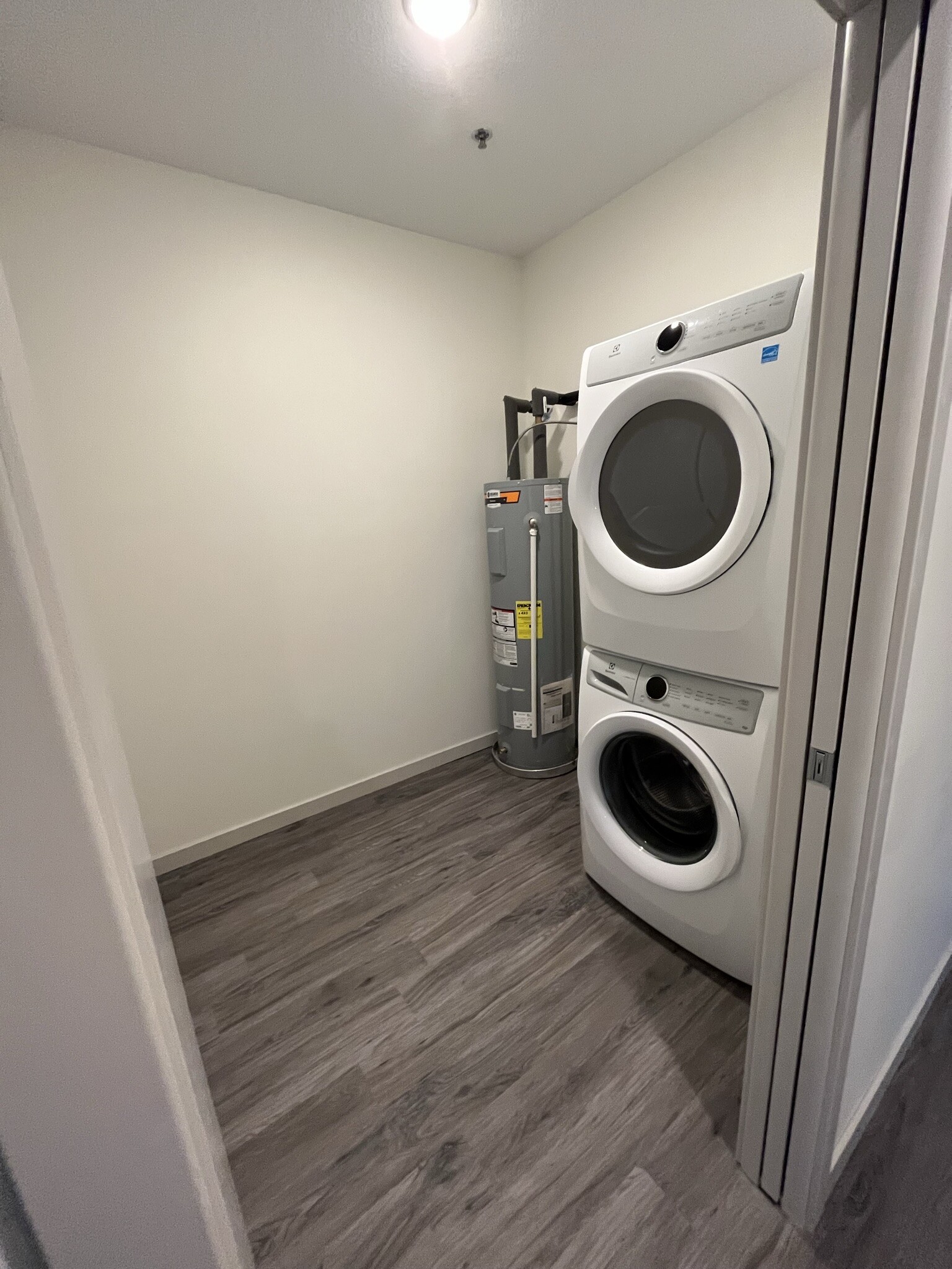 Laundry in Each Unit - 202 Valley Green Sq
