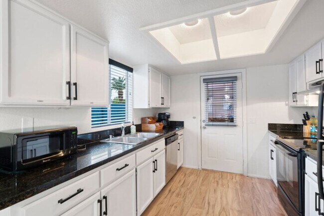 Building Photo - Downtown Gilbert Boho-Oasis|Pool|Gazebo|Ga...