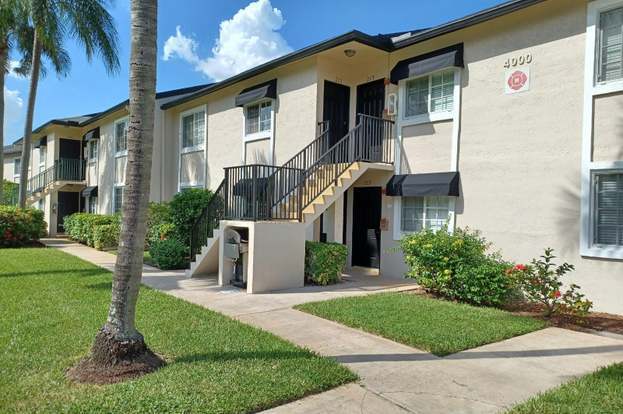 Building Photo - 4000 Crystal Lake Dr