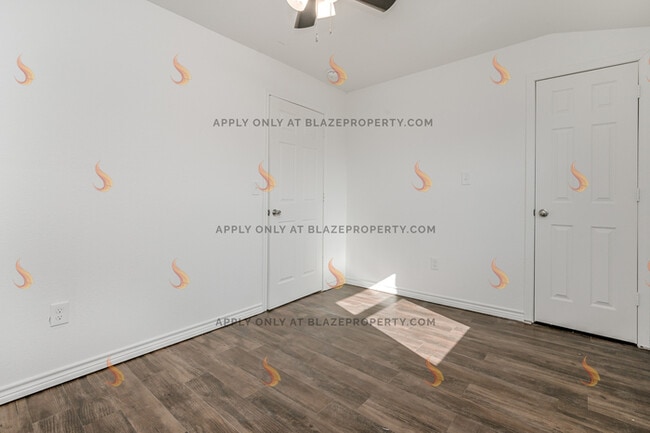Building Photo - Updated 1-Bed Bungalow in South San Jacinto