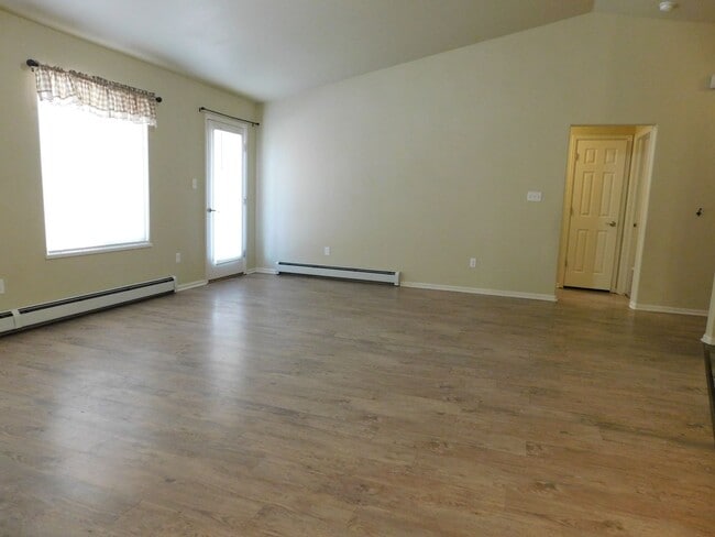 Building Photo - Nice Home in Chatfield II Subdivision