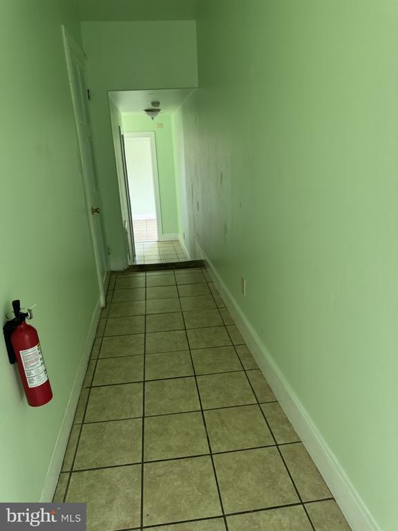 Building Photo - 332 E Broadway