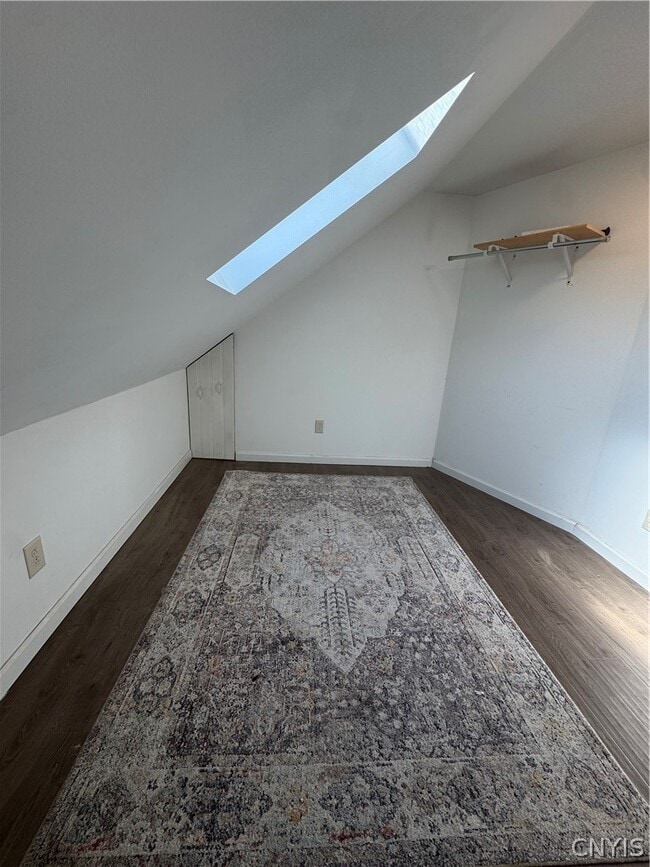 Building Photo - 220 Delhi St