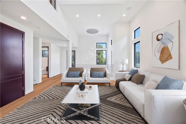 Building Photo - 332 Avenue E