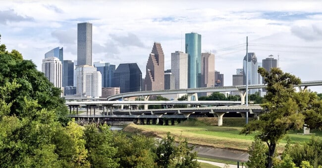 Building Photo - 5351 W Alabama St