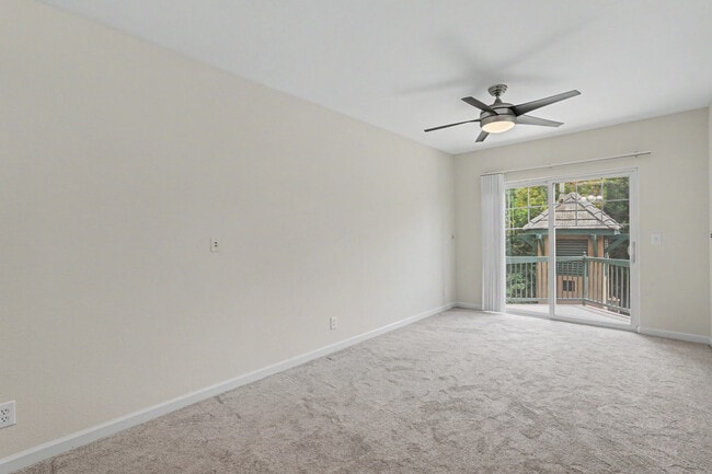 Building Photo - 808 Lenzen Ave