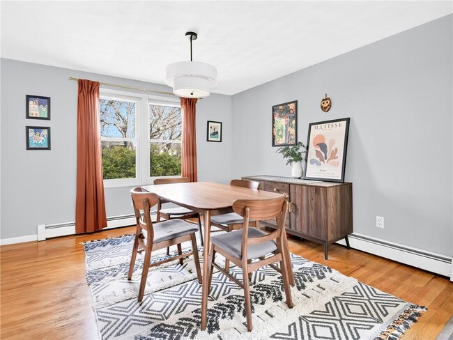 Building Photo - 32 Hamlin Ave