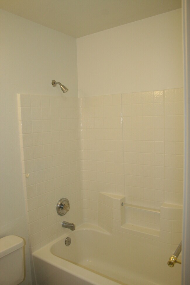 Building Photo - 703 Markham Way