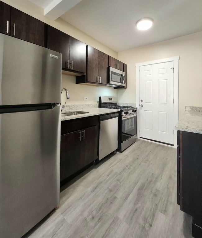 Building Photo - 4202 N Kimball Ave