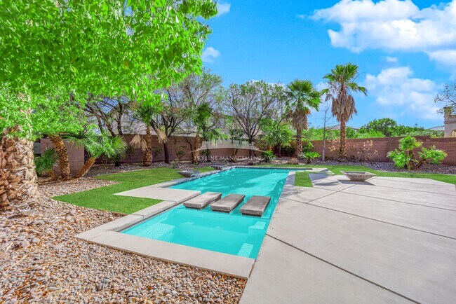 Building Photo - 8445 Cambrils Ave
