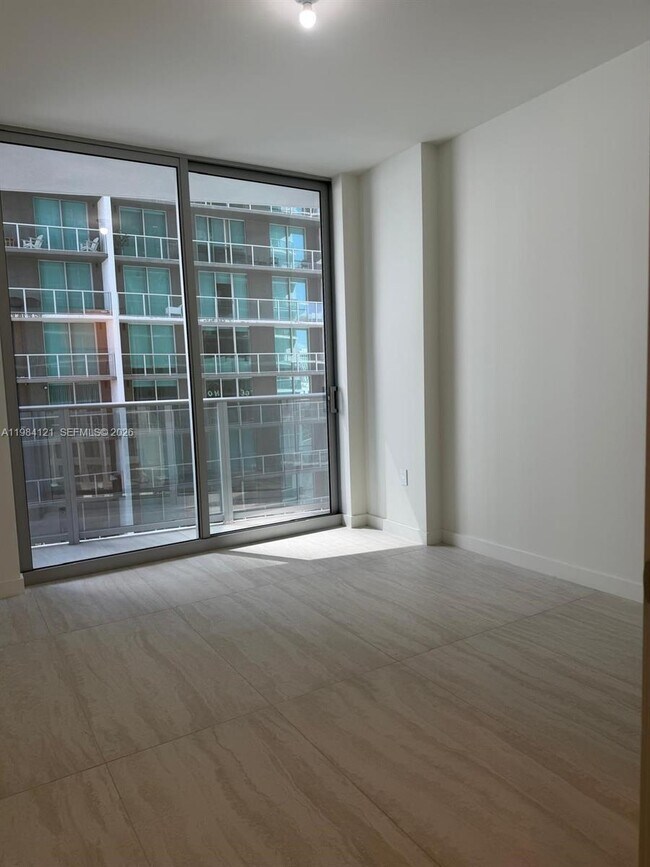 Building Photo - 77 SE 5th St