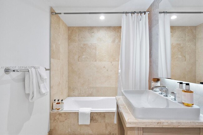 Building Photo - 102 24th St