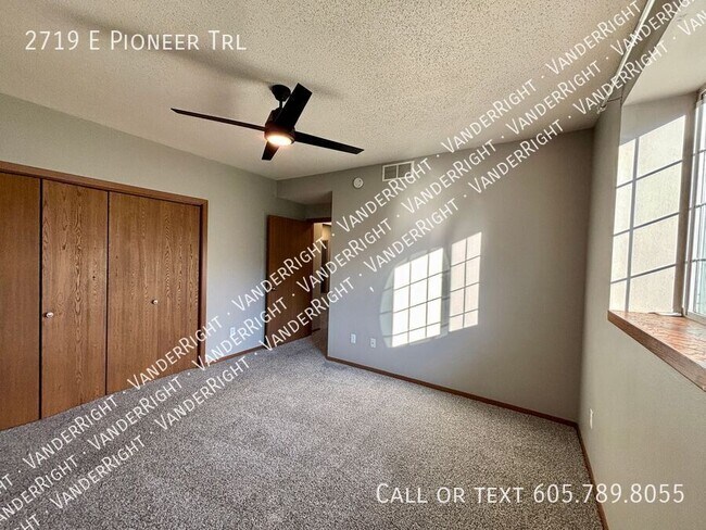 Building Photo - 2719 E Pioneer Trail