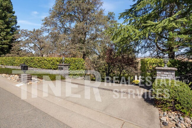 Building Photo - Stunning Views 4 Bedroom El Dorado Hills Gem