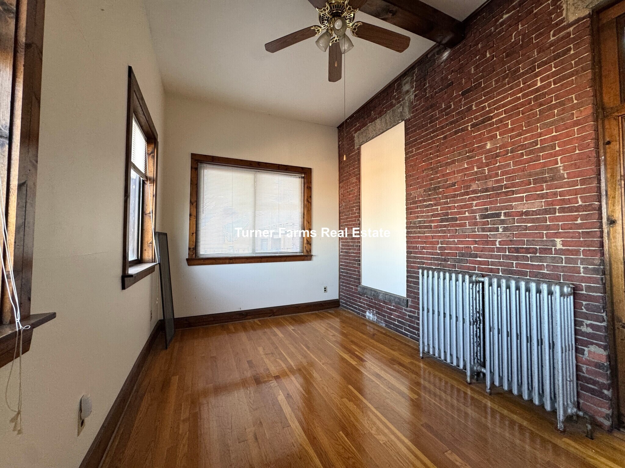 Building Photo - 149 Hillside St