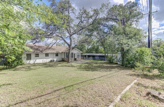 Building Photo - 2709 Rae Dell Ave
