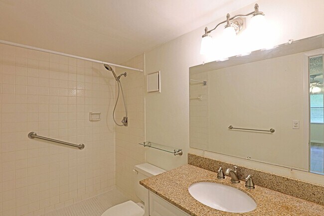 Building Photo - 6120 Whiskey Creek Dr