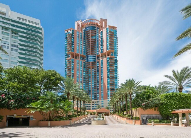 Building Photo - 300 South Pointe Dr