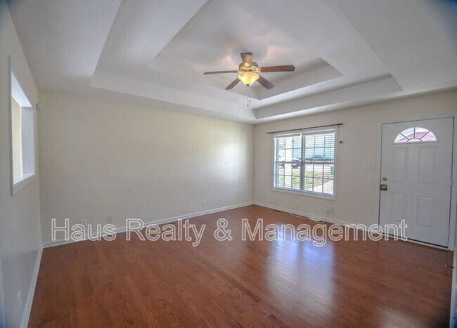 Building Photo - 955 Russet Dr