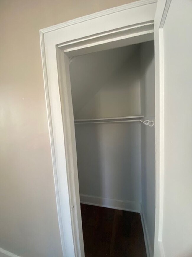 Building Photo - 715-717 Sims Ave