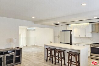 Building Photo - 18130 Oxnard St