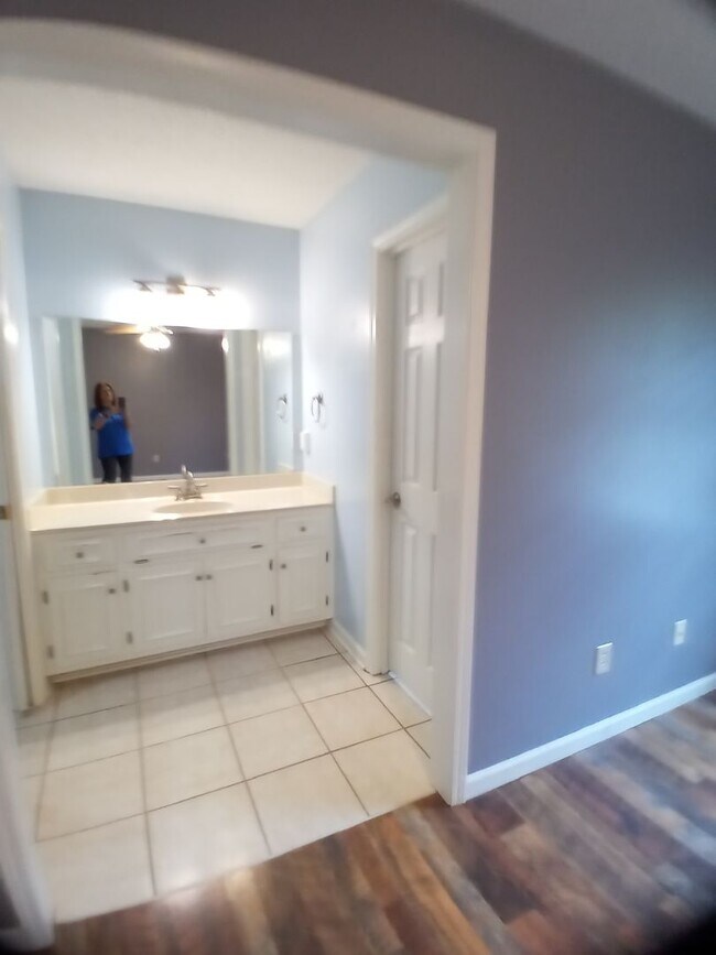 Building Photo - 350 Katydid St