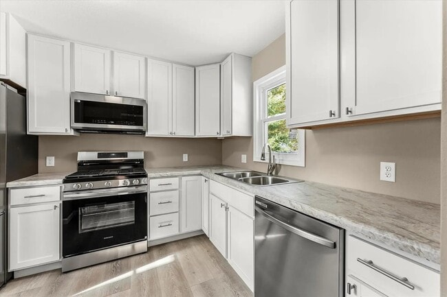 Building Photo - West Clark Street