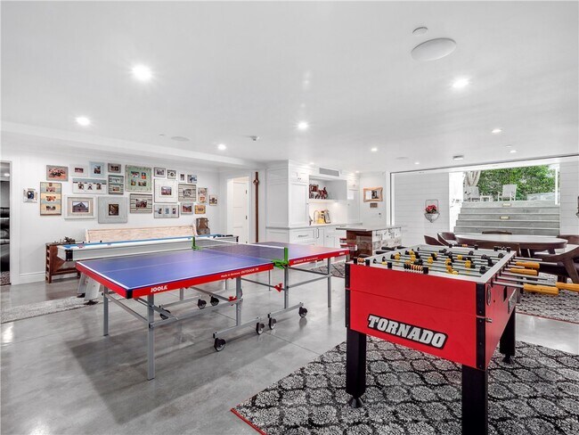 Building Photo - 3403 Laurel Ave