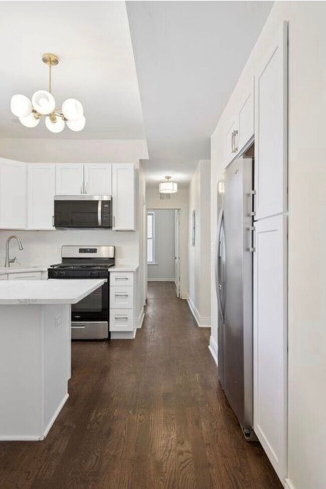 Building Photo - 1340 W Hollywood Ave