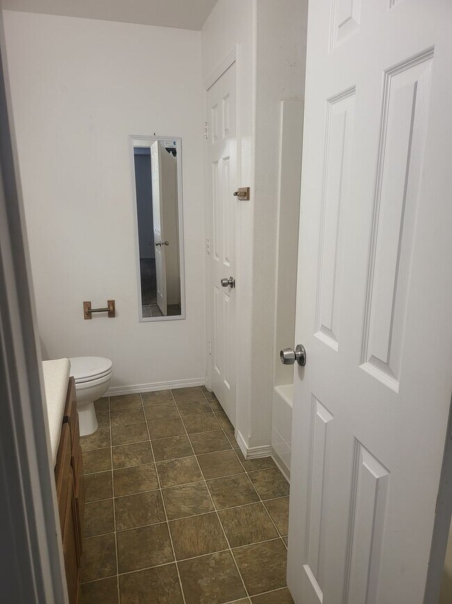 Building Photo - 215-217 K Street -Duplex