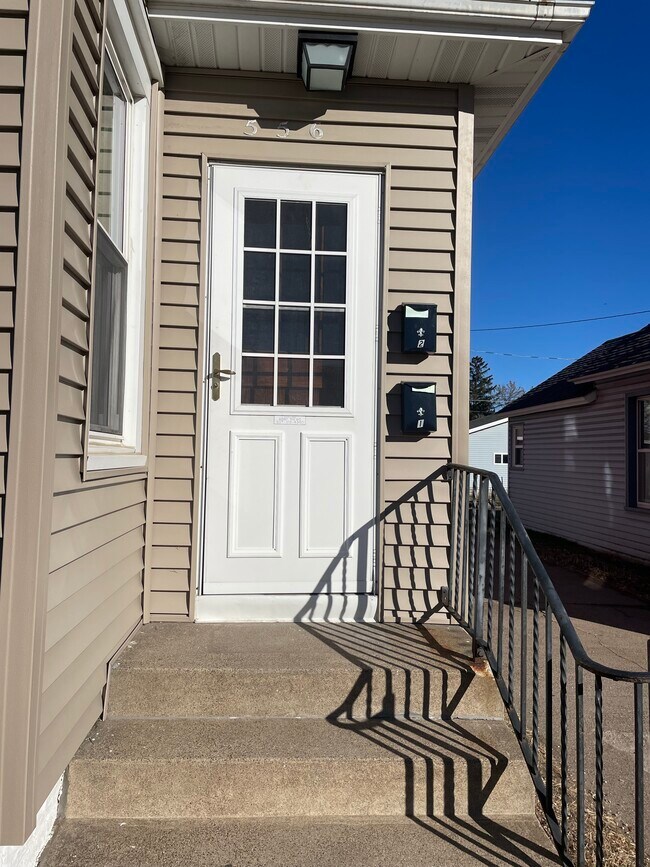 Front Door - 556 E 5th St