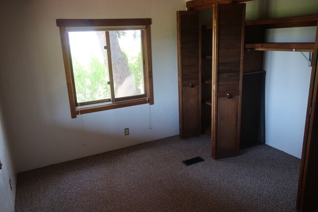 Building Photo - 3601 10th St SE