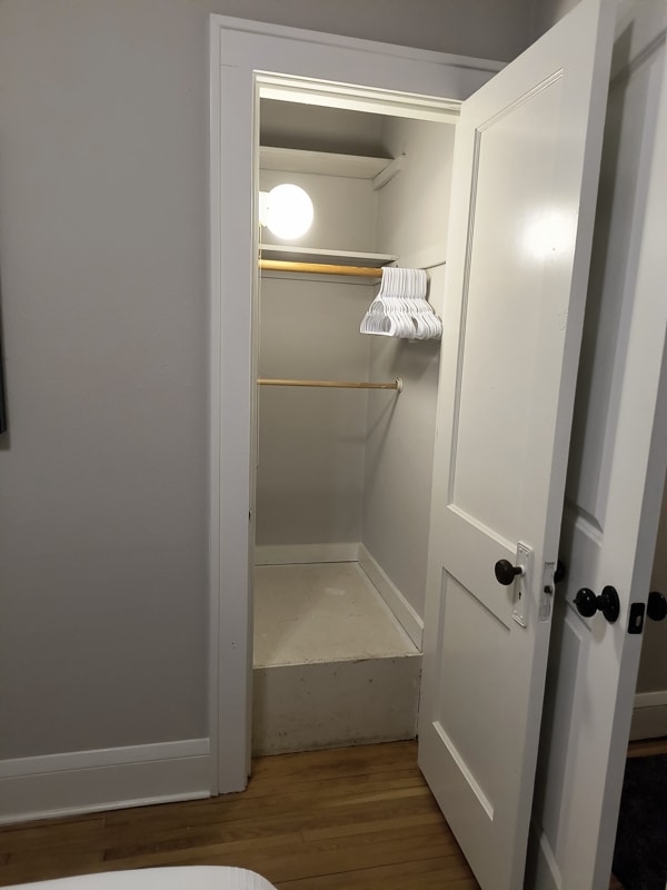 Building Photo - 607 7th Ave SE