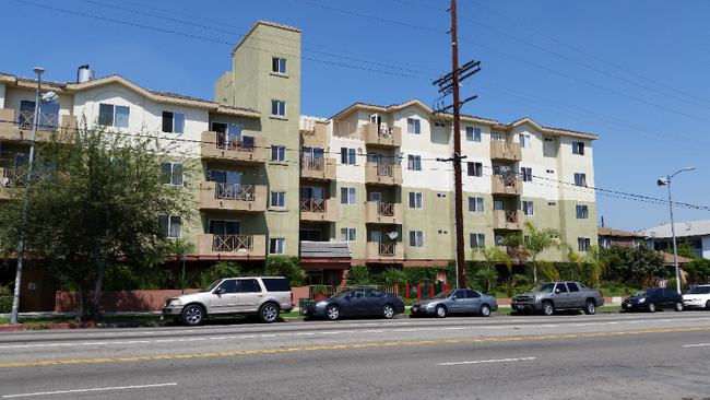 Primary Photo - 11919 S Figueroa St