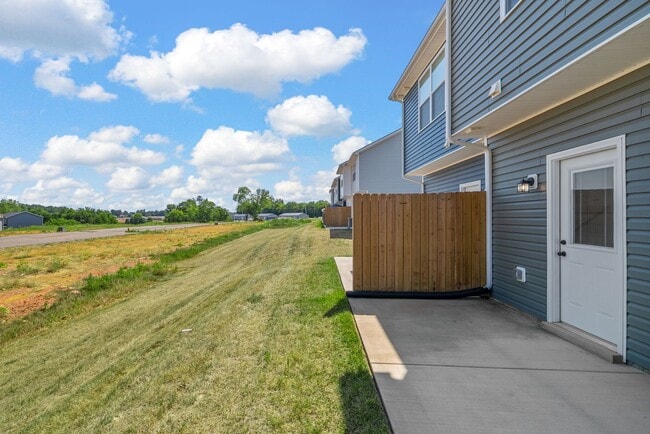 Building Photo - Pet Friendly Two Bedroom!