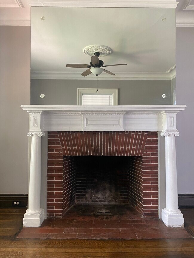 Building Photo - 104 Manning Blvd