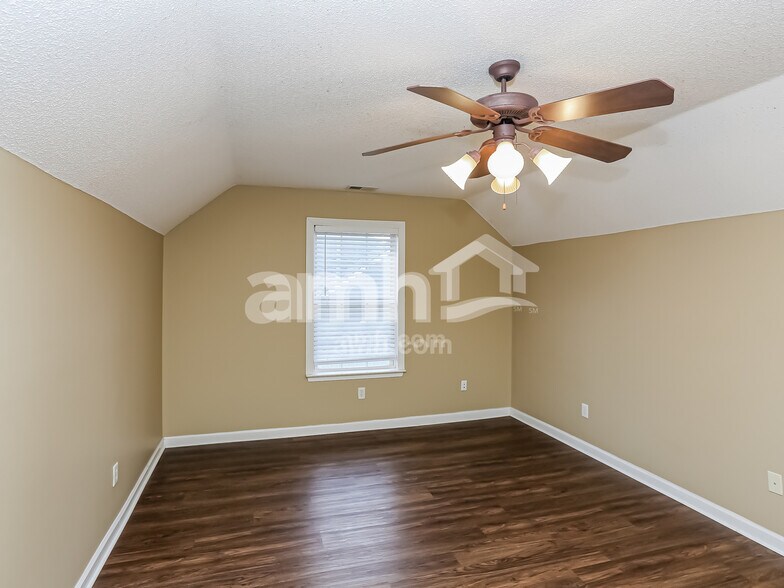 Building Photo - 11594 Milton Meadows Dr