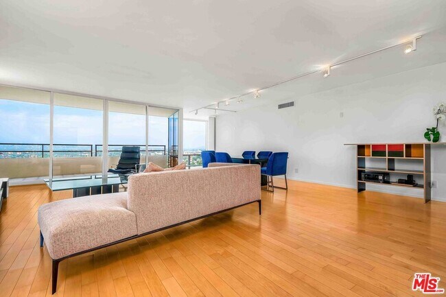 Building Photo - 4316 Marina City Dr