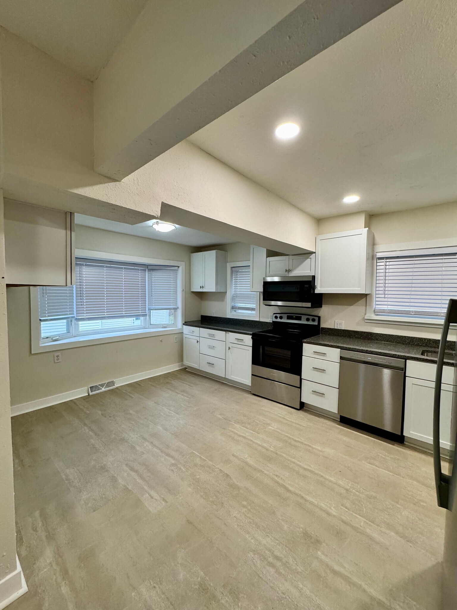 Building Photo - 620 Kirkwood Ave