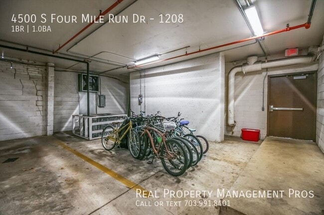 Building Photo - 4500 S Four Mile Run Dr