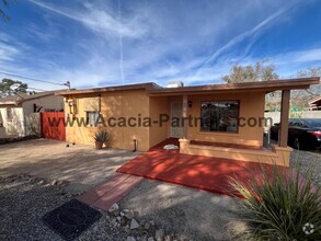 Building Photo - Three Bedroom Home