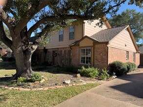 Building Photo - 20307 Pittsford Dr